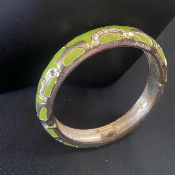 Green. Green. Green and Green & Wood Beaded Necklaces and Bracelet - Picture 8 of 12